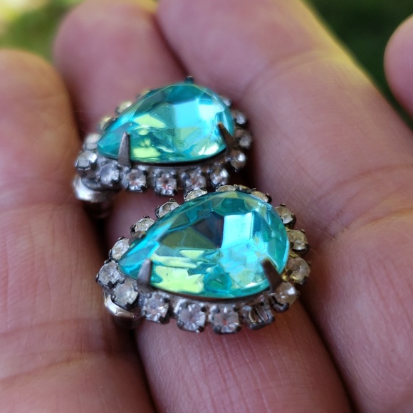 VINTAGE Teal Teardrop (post) earring set. Circles with Rhinestones. - Picture 3 of 5